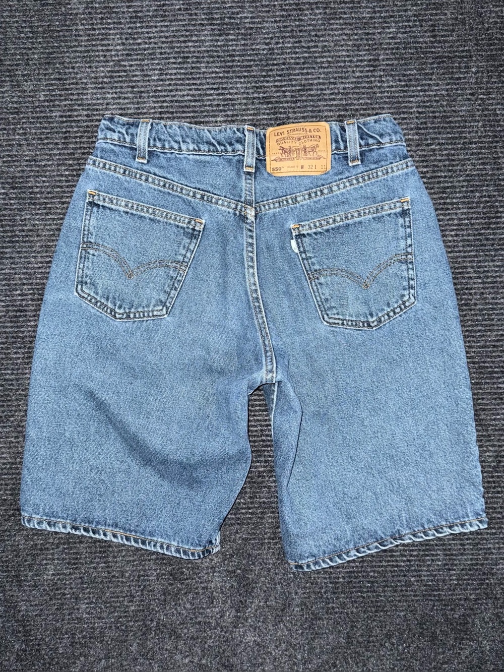 Vintage 90s Levi’s 550 Relaxed Denim Shorts White Tab Jorts Sz 29 USA Made